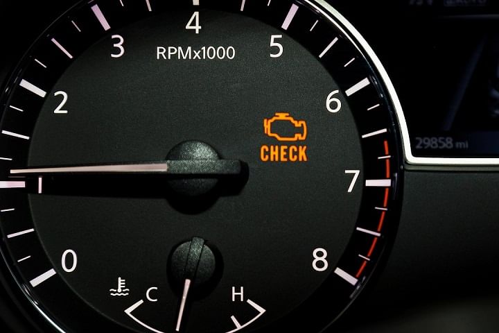 Engine symbol on clearance car dashboard