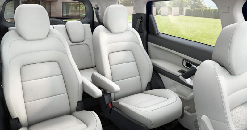 2021 Tata Safari captain seats