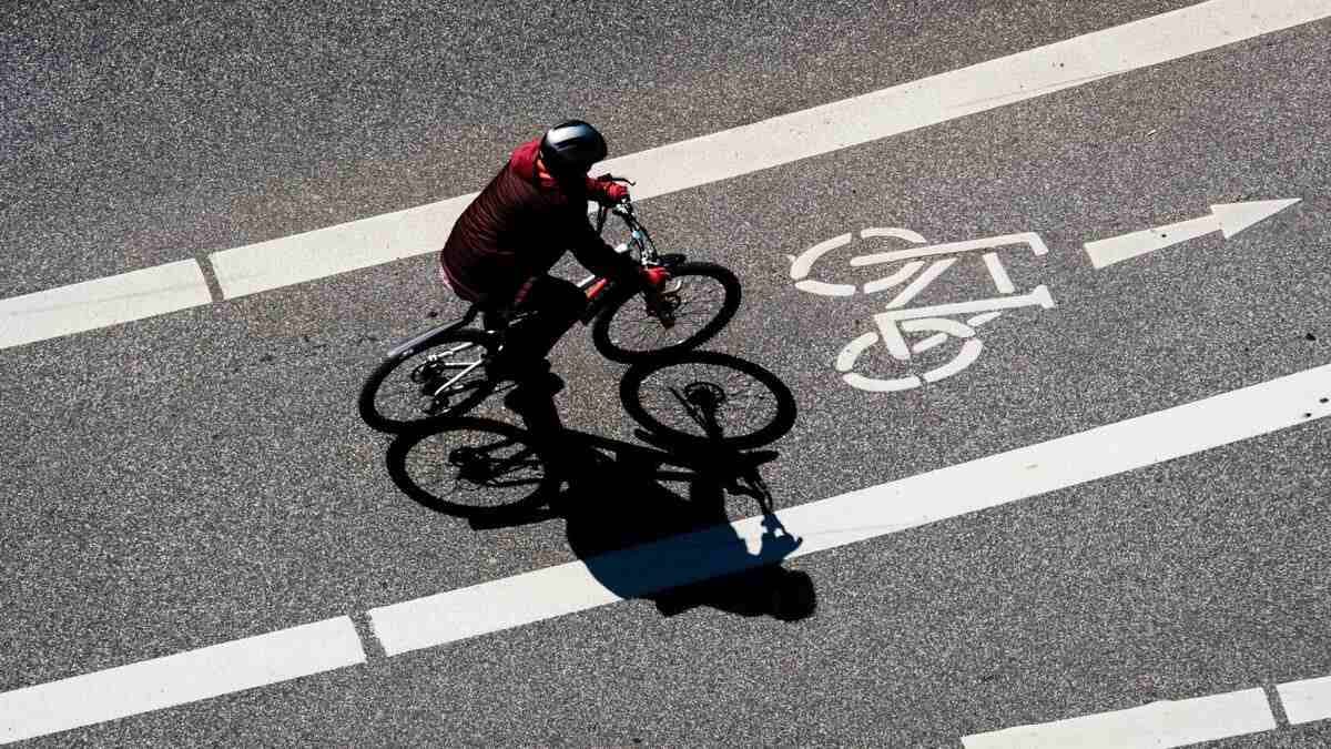 Cycling in Bicycle lane