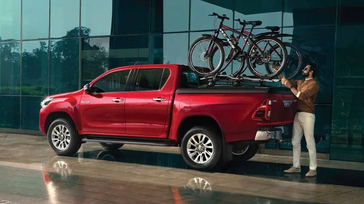 Toyota Reveals Full Feature List for Hilux pickup truck