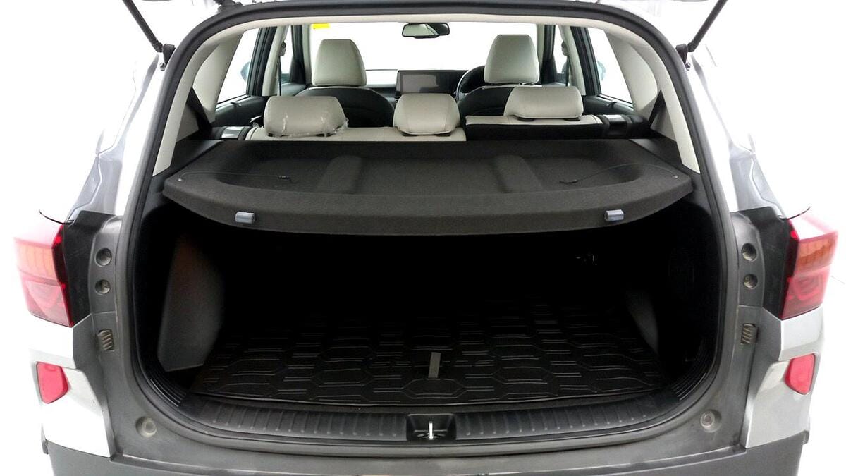 Spinny Assured Kia Seltos boot space