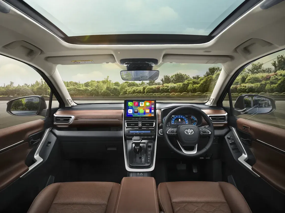 Toyota Innova Hycross Review: नया फीचर वही कीमत 5 Toyota Innova Hycross interior stylish cabin premium design