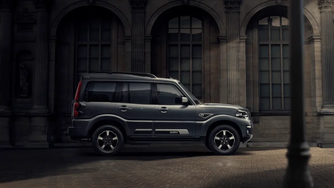 Mahindra Scorpio Classic Side Profile