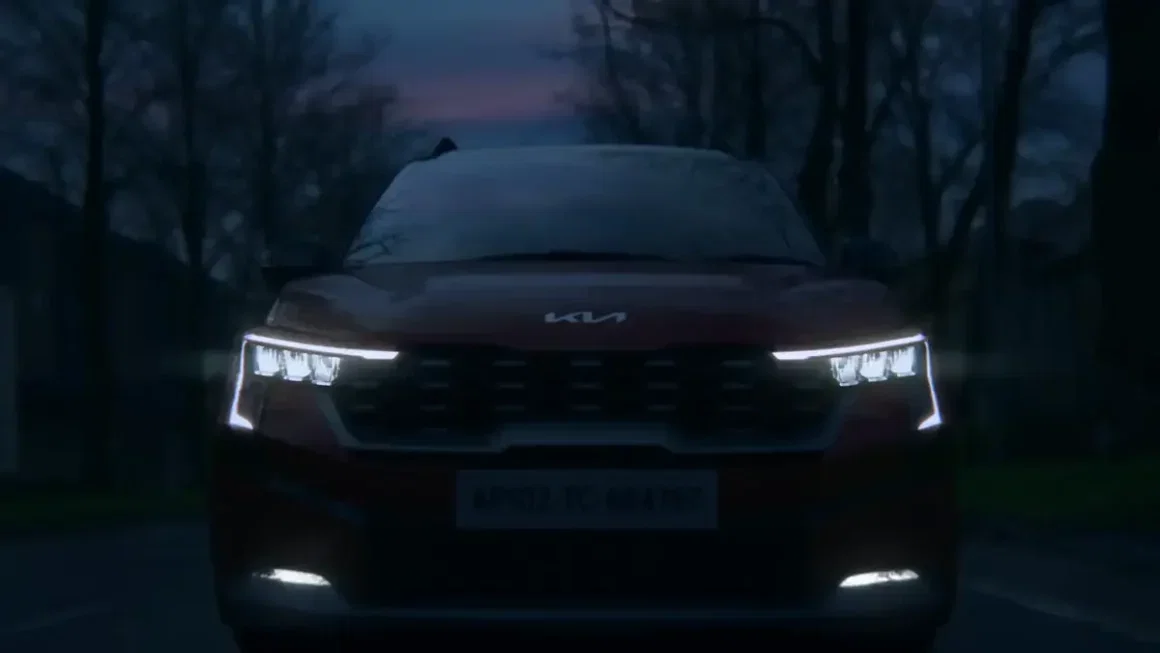 Kia Sonet front teaser